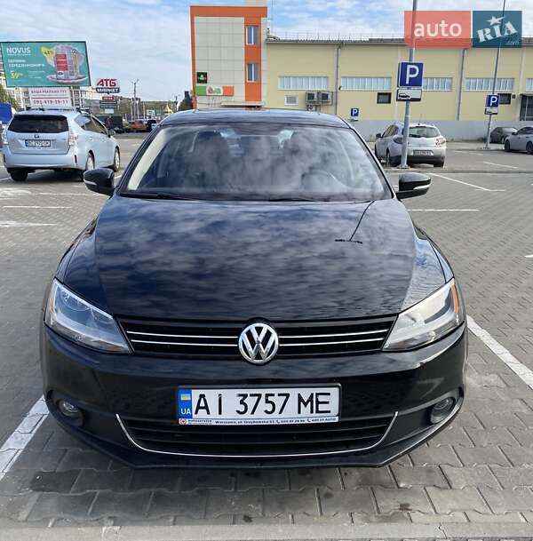 Седан Volkswagen Jetta 2013 в Києві
