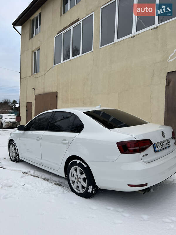 Седан Volkswagen Jetta 2016 в Харкові