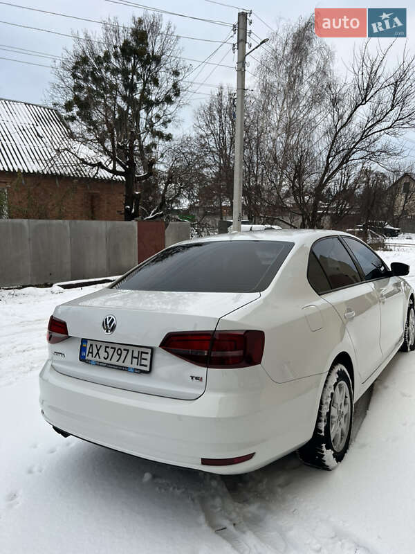 Седан Volkswagen Jetta 2016 в Харкові