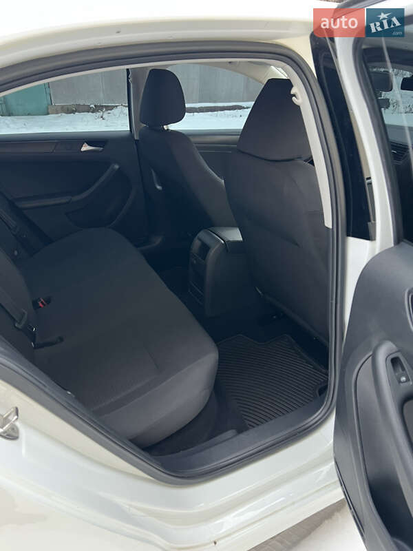 Седан Volkswagen Jetta 2016 в Харкові