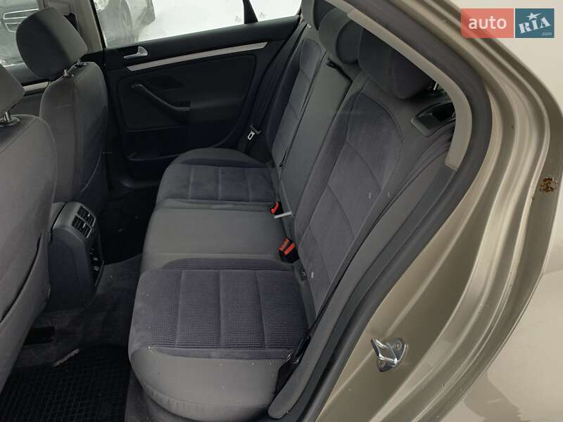 Седан Volkswagen Jetta 2005 в Бердичеві