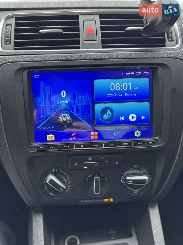 Седан Volkswagen Jetta 2011 в Києві