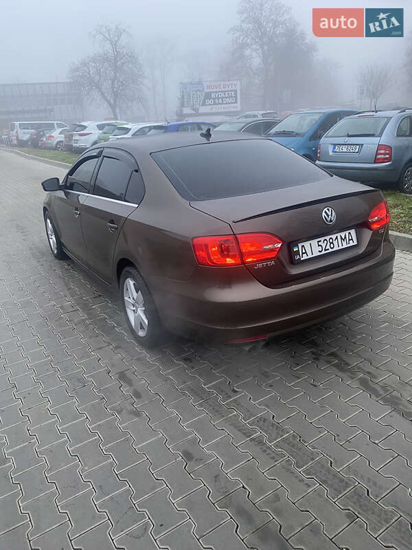 Седан Volkswagen Jetta 2013 в Тячеве