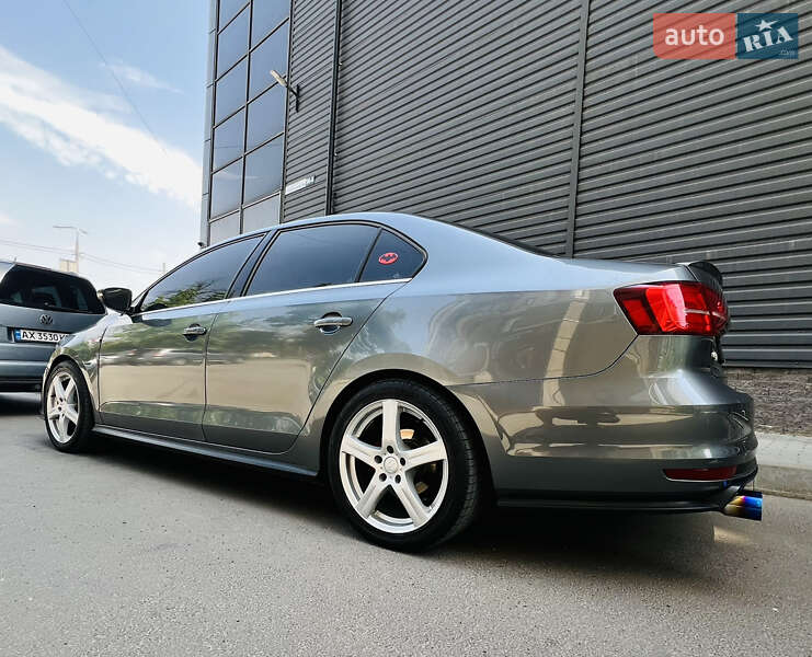 Седан Volkswagen Jetta 2017 в Харкові