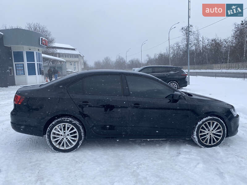 Седан Volkswagen Jetta 2012 в Києві