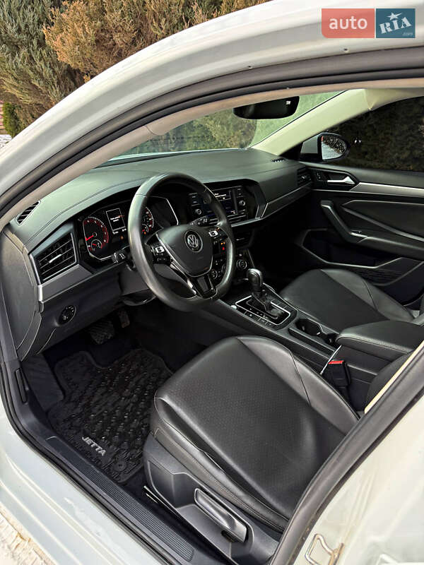 Седан Volkswagen Jetta 2020 в Львові