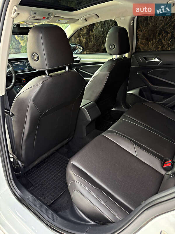 Седан Volkswagen Jetta 2020 в Львові