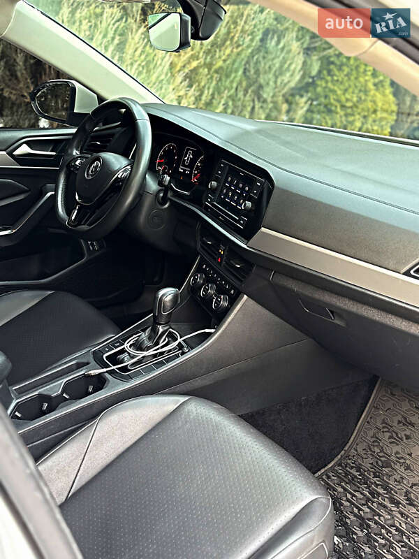 Седан Volkswagen Jetta 2020 в Львові