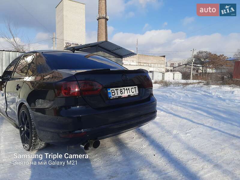 Седан Volkswagen Jetta 2013 в Дніпрі