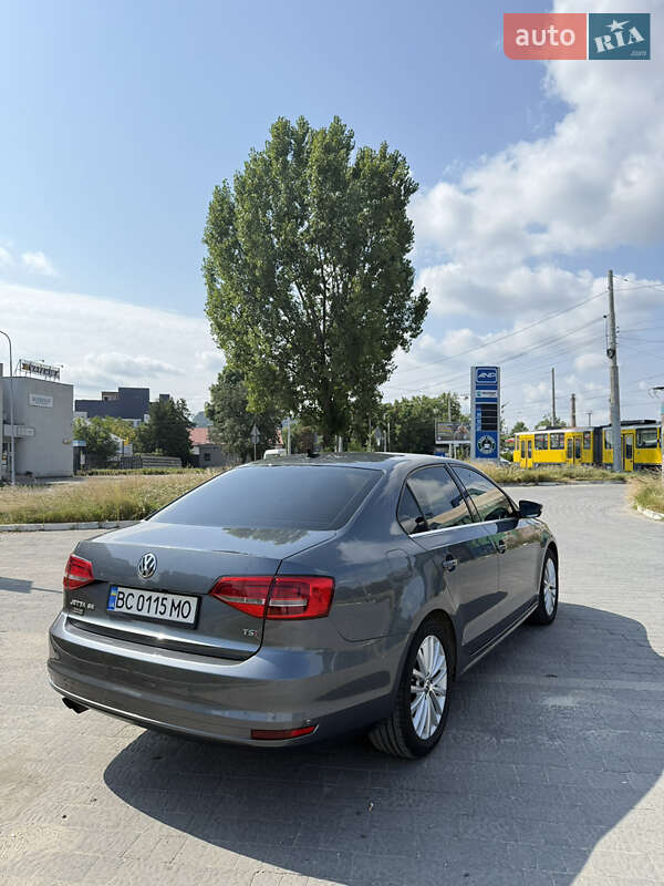 Седан Volkswagen Jetta 2014 в Львові