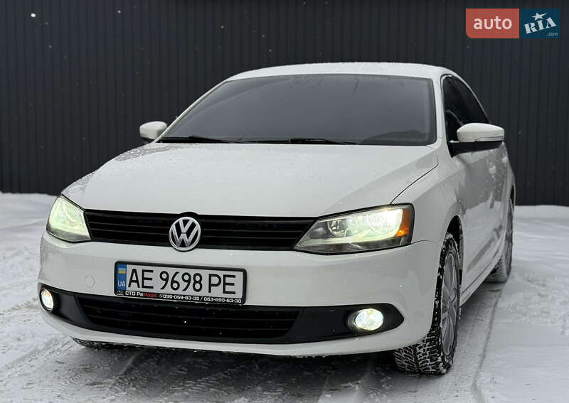 Седан Volkswagen Jetta 2010 в Кам'янському