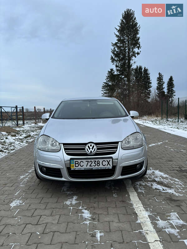 Седан Volkswagen Jetta 2006 в Львові