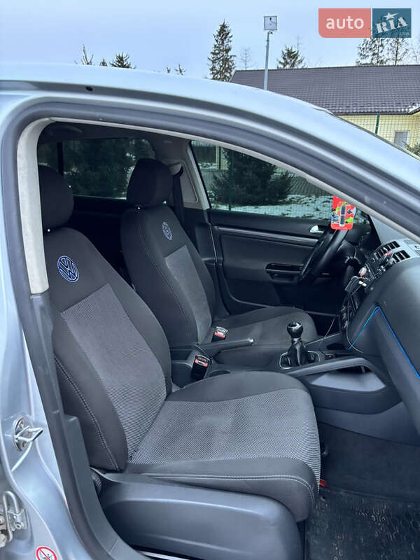 Седан Volkswagen Jetta 2006 в Львові