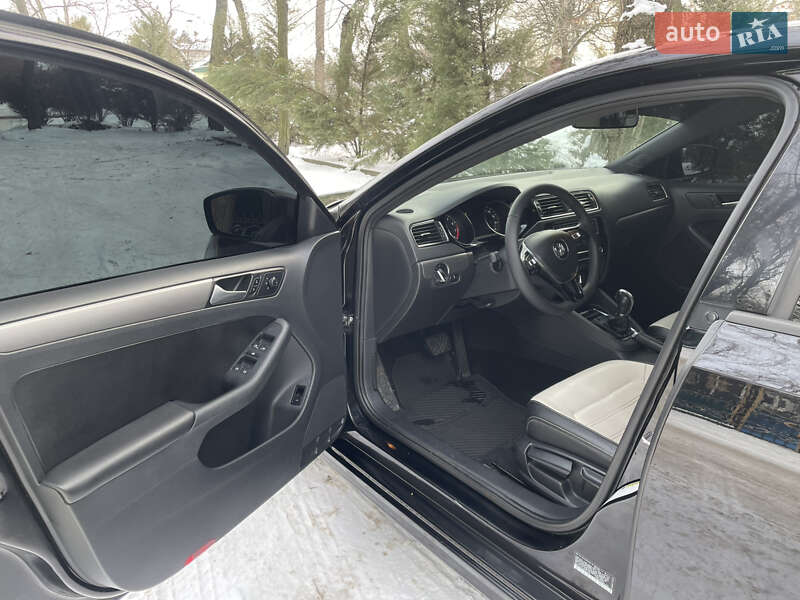 Седан Volkswagen Jetta 2017 в Запоріжжі