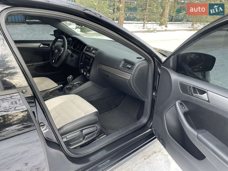 Седан Volkswagen Jetta 2017 в Запоріжжі