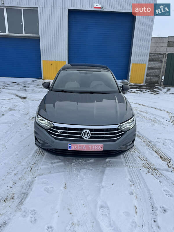 Седан Volkswagen Jetta 2019 в Луцьку