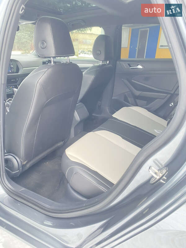 Седан Volkswagen Jetta 2019 в Луцьку