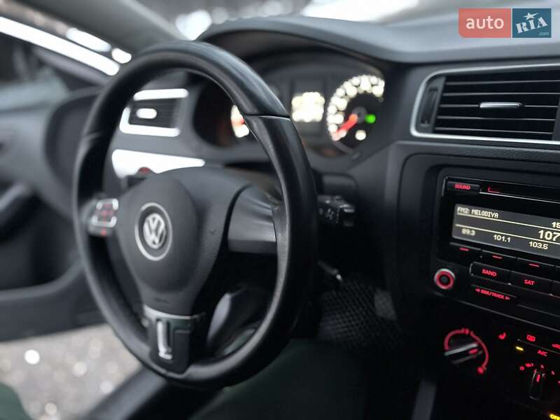 Седан Volkswagen Jetta 2014 в Харкові