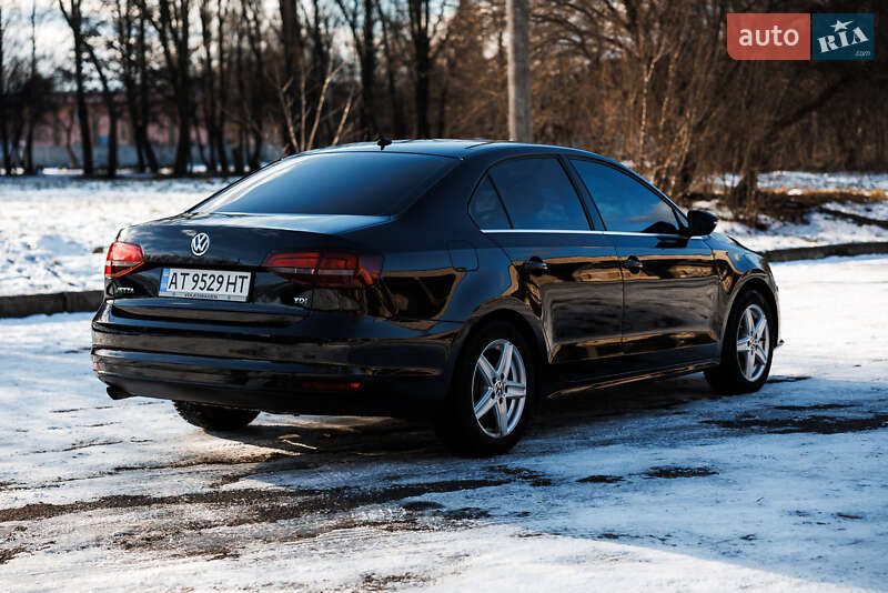 Седан Volkswagen Jetta 2016 в Ивано-Франковске