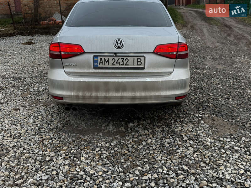 Седан Volkswagen Jetta 2015 в Вінниці