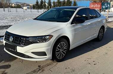 Седан Volkswagen Jetta 2018 в Чернівцях