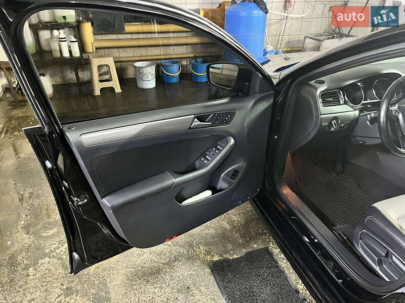 Седан Volkswagen Jetta 2016 в Борисполі