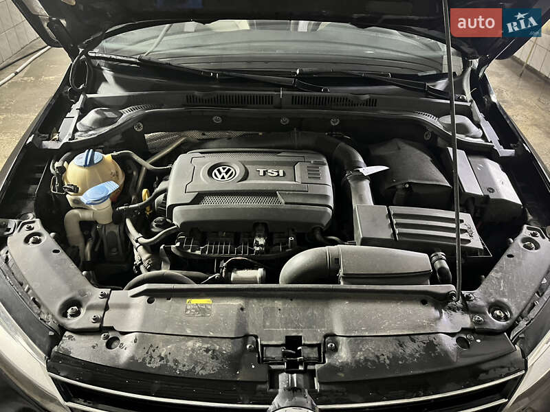 Седан Volkswagen Jetta 2016 в Борисполі