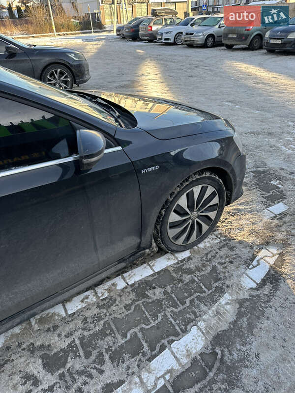 Седан Volkswagen Jetta 2015 в Петропавловской Борщаговке