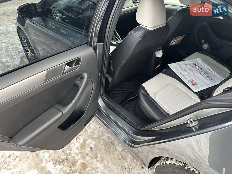 Седан Volkswagen Jetta 2017 в Ірпені