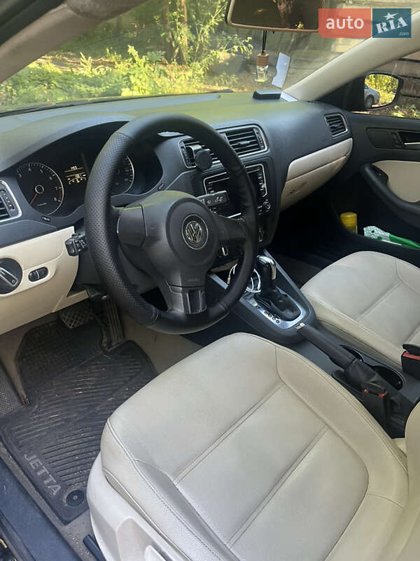 Седан Volkswagen Jetta 2012 в Києві фото 6 Седан Volkswagen Jetta 2012 в Києві
