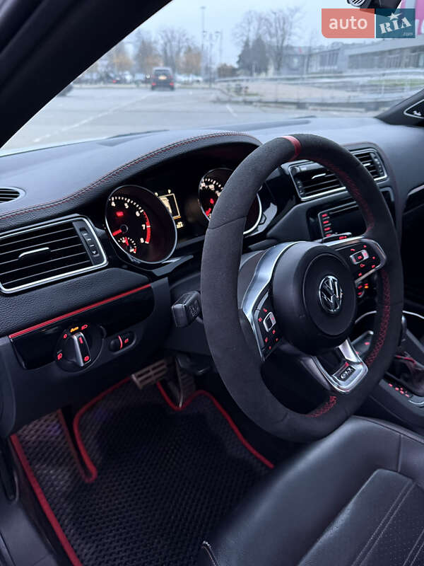 Седан Volkswagen Jetta 2016 в Запорожье