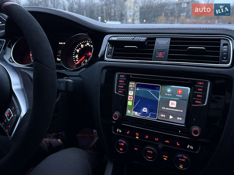 Седан Volkswagen Jetta 2016 в Запорожье