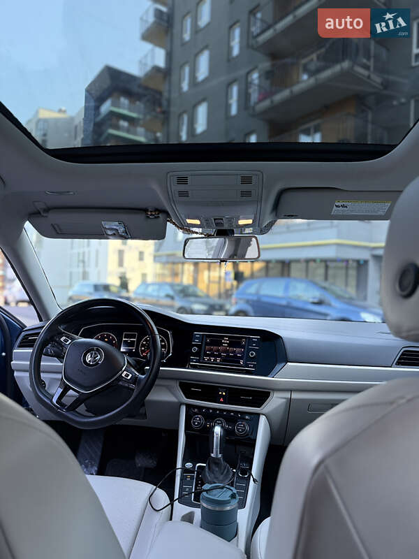 Седан Volkswagen Jetta 2019 в Львове
