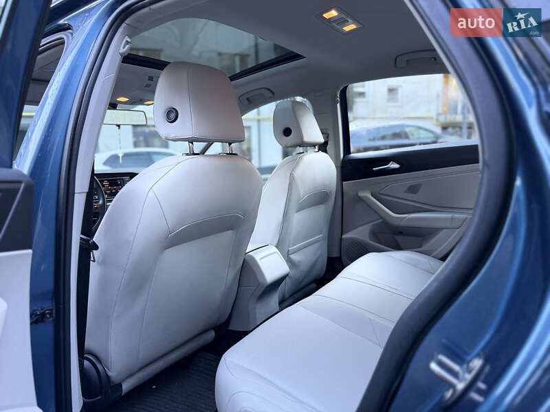 Седан Volkswagen Jetta 2019 в Львове