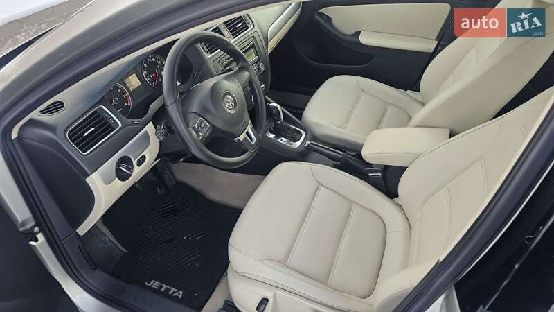 Седан Volkswagen Jetta 2013 в Каменском фото 23 Седан Volkswagen Jetta 2013 в Каменском