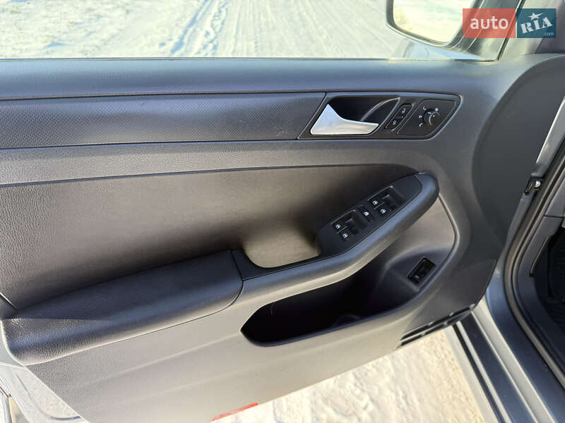 Седан Volkswagen Jetta 2014 в Дубно фото 17 Седан Volkswagen Jetta 2014 в Дубно