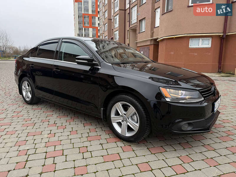 Седан Volkswagen Jetta 2011 в Ивано-Франковске