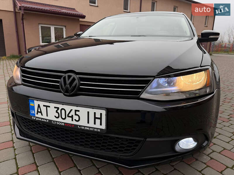 Седан Volkswagen Jetta 2011 в Ивано-Франковске