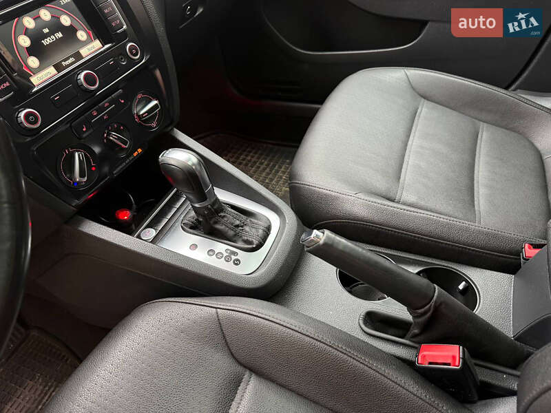 Седан Volkswagen Jetta 2011 в Ивано-Франковске