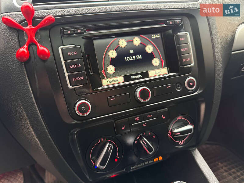 Седан Volkswagen Jetta 2011 в Ивано-Франковске