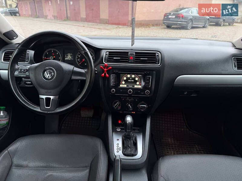 Седан Volkswagen Jetta 2011 в Ивано-Франковске