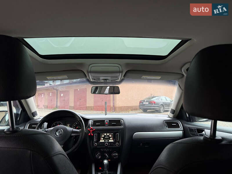 Седан Volkswagen Jetta 2011 в Ивано-Франковске