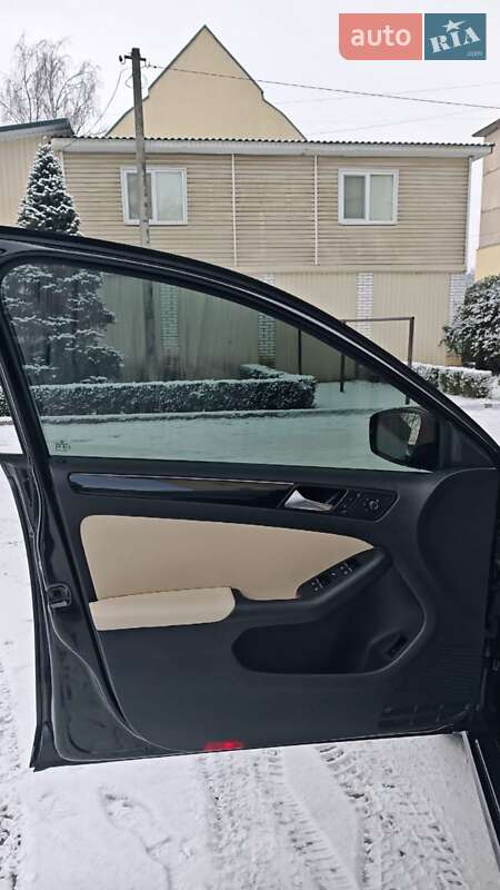 Седан Volkswagen Jetta 2015 в Могилев-Подольске фото 32 Седан Volkswagen Jetta 2015 в Могилев-Подольске