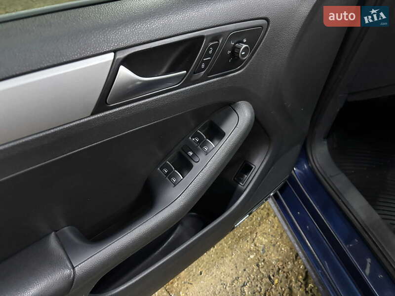 Седан Volkswagen Jetta 2012 в Городище