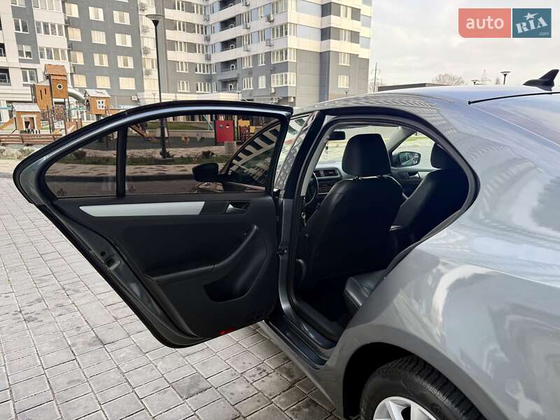 Седан Volkswagen Jetta 2013 в Одессе