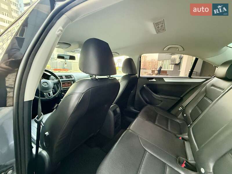 Седан Volkswagen Jetta 2013 в Одессе