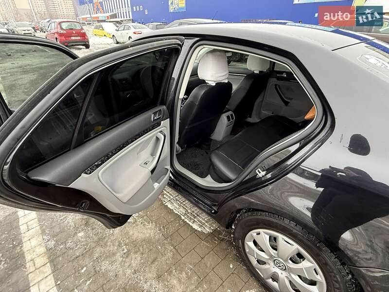 Седан Volkswagen Jetta 2006 в Ахтырке