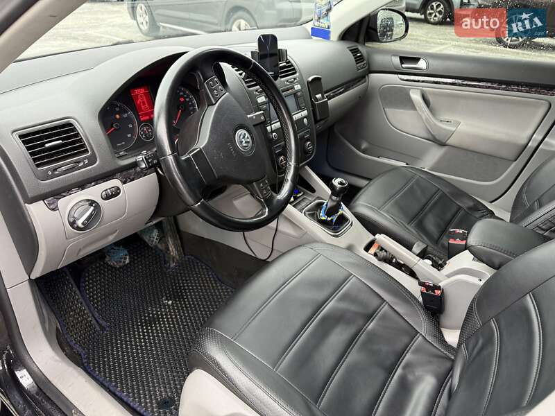 Седан Volkswagen Jetta 2006 в Ахтырке