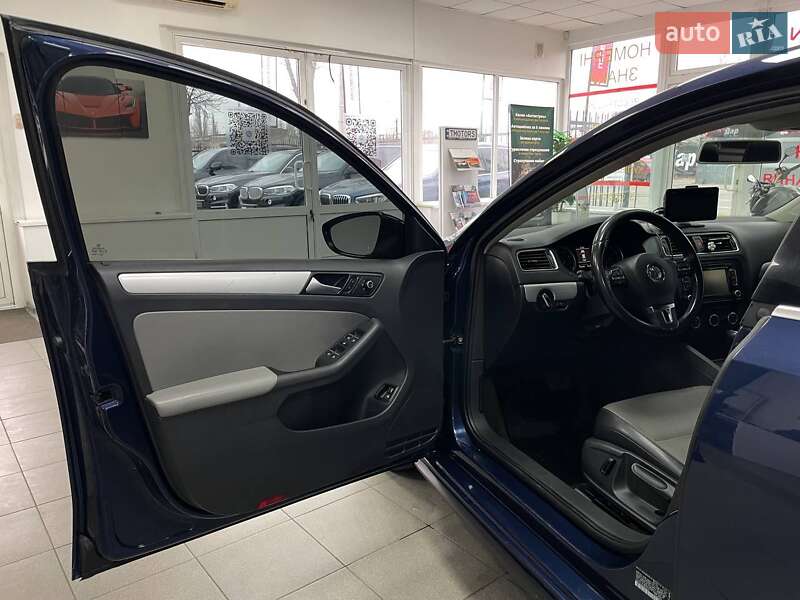 Седан Volkswagen Jetta 2013 в Киеве фото 19 Седан Volkswagen Jetta 2013 в Киеве