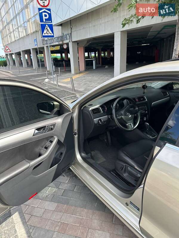 Volkswagen Jetta 2013